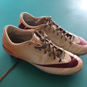 Nike cleats size 8 women’s soccer